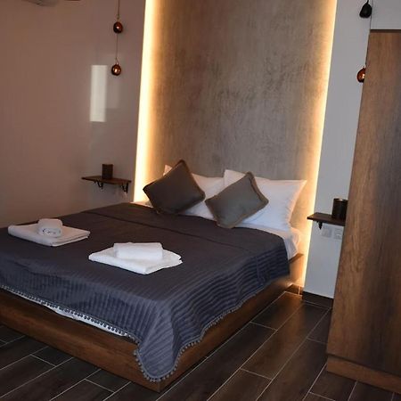 Aigli Luxury Studios Nea Roda Luaran gambar