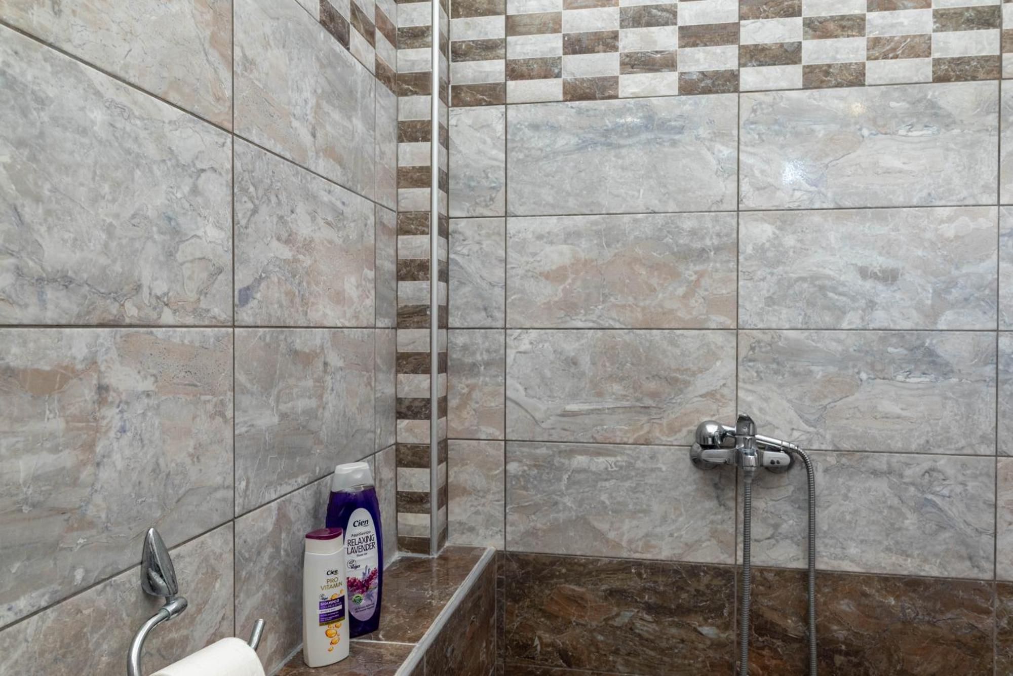 Aigli Luxury Studios Nea Roda Luaran gambar