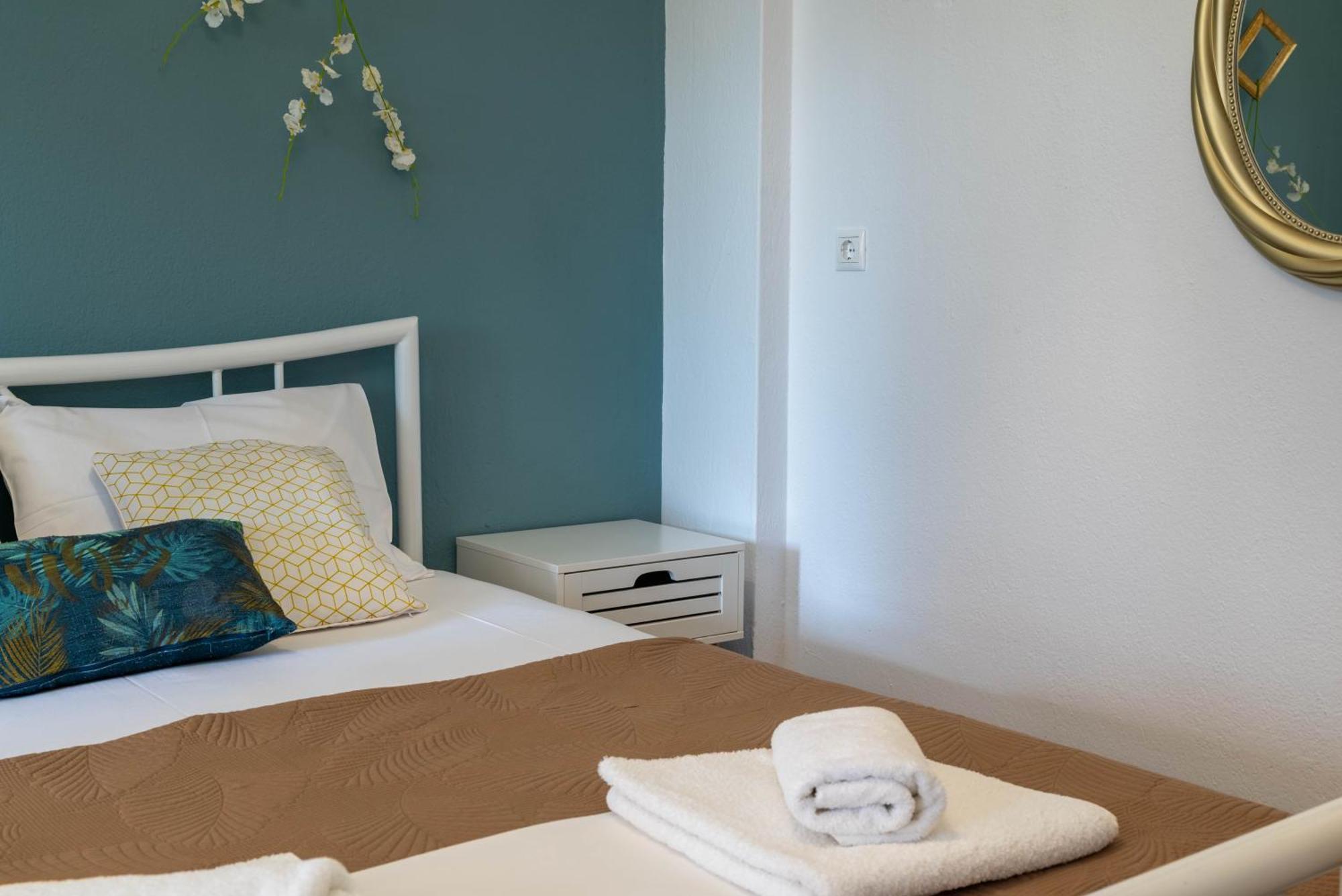 Aigli Luxury Studios Nea Roda Luaran gambar