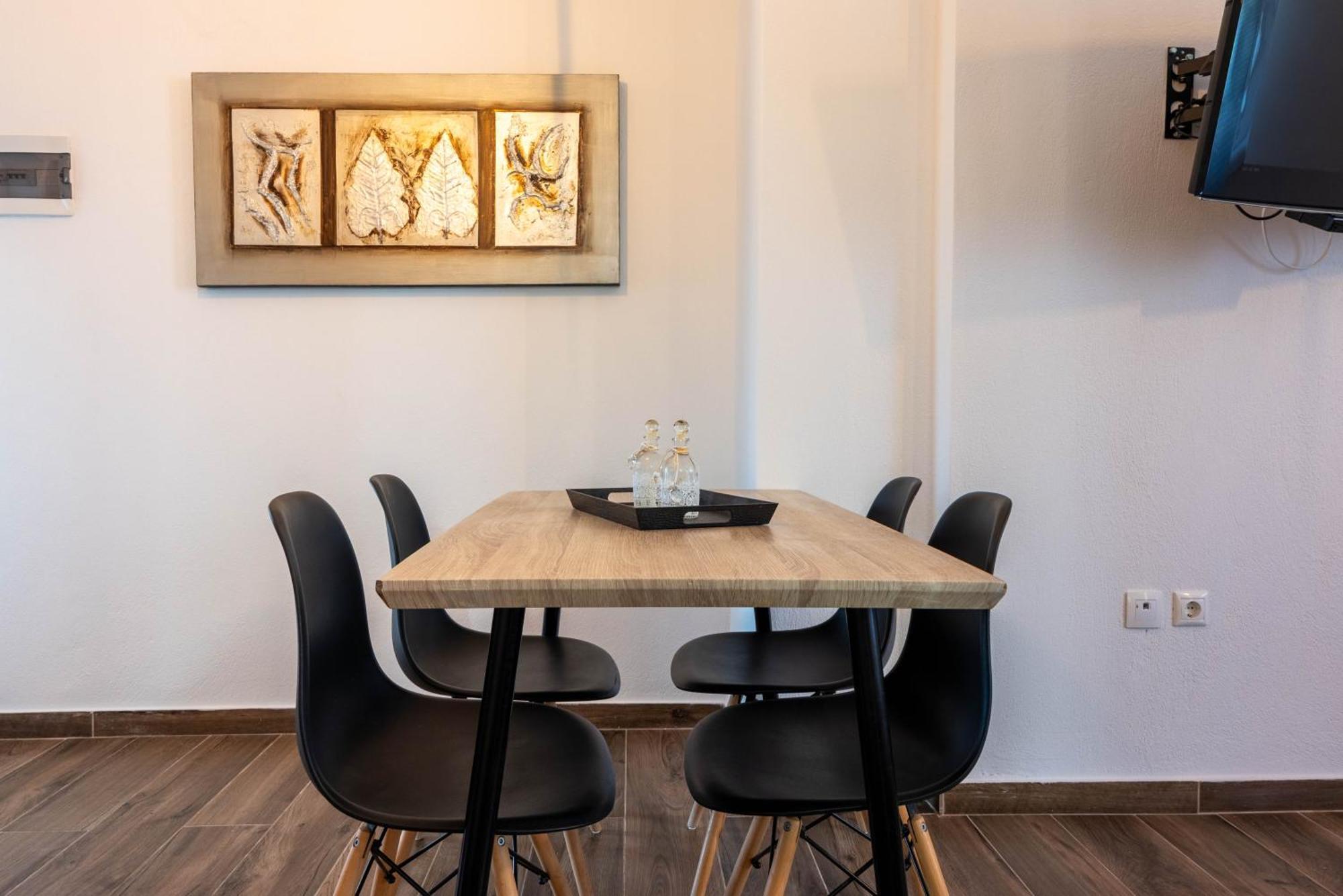 Aigli Luxury Studios Nea Roda Luaran gambar