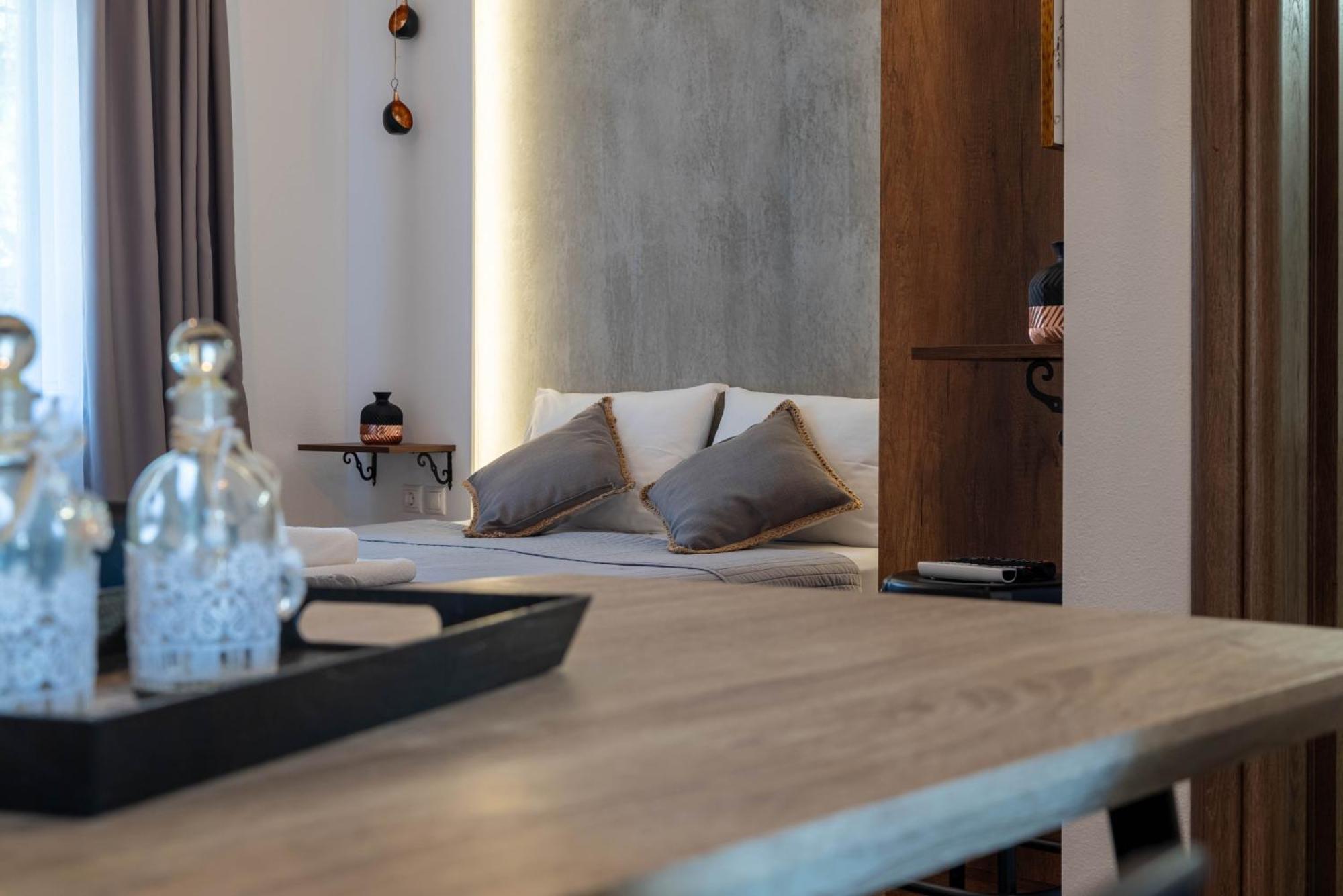 Aigli Luxury Studios Nea Roda Luaran gambar