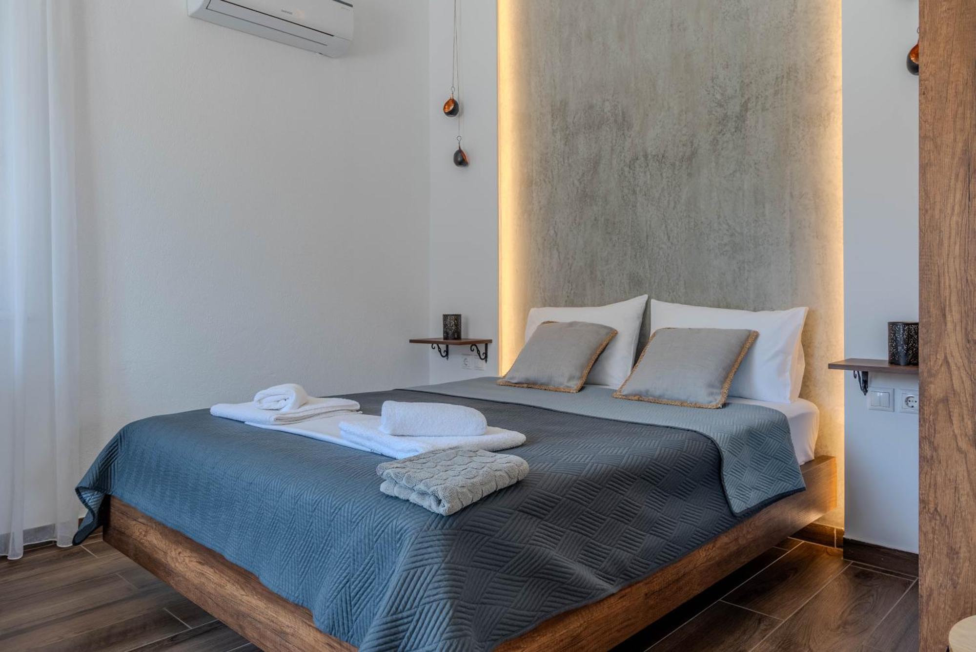Aigli Luxury Studios Nea Roda Luaran gambar