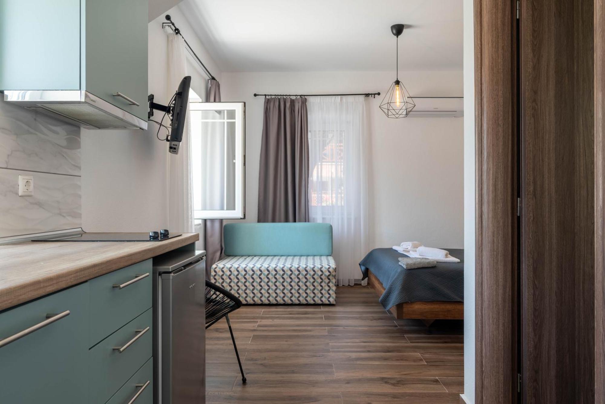 Aigli Luxury Studios Nea Roda Luaran gambar