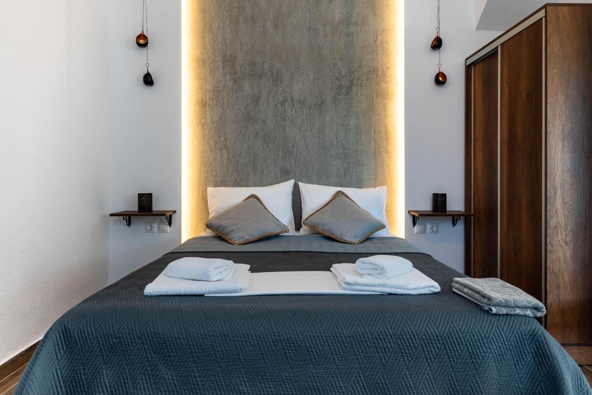 Aigli Luxury Studios Nea Roda Luaran gambar