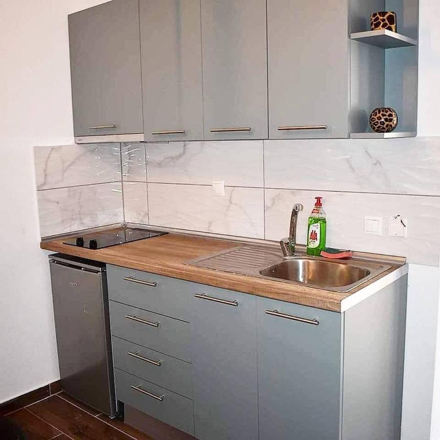 Aigli Luxury Studios Nea Roda Luaran gambar