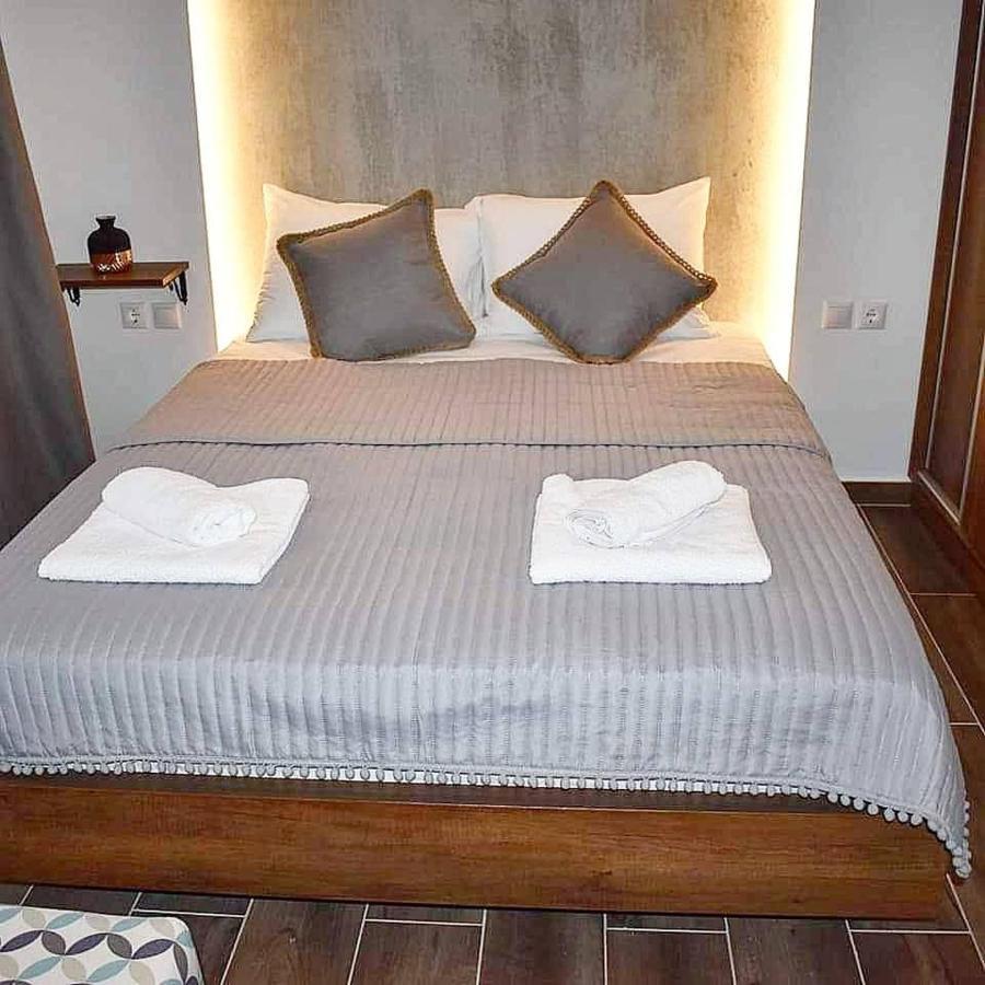 Aigli Luxury Studios Nea Roda Luaran gambar