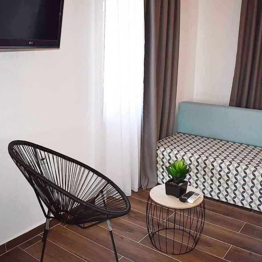 Aigli Luxury Studios Nea Roda Luaran gambar