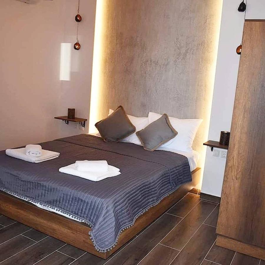 Aigli Luxury Studios Nea Roda Luaran gambar